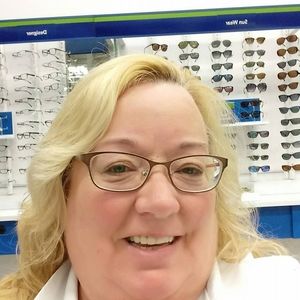 Meet your Posher, Debbie